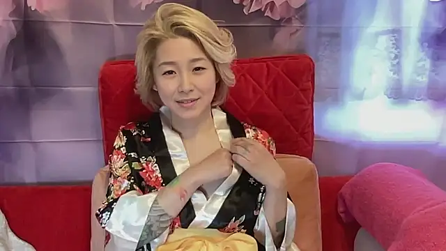 Snapshot of kimagure-fu- chatting on October 19, 2025, 6:05 am kimagure-fu- online show from October 19, 2025, 6:05 am