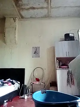 RFeltomWhitJ online show from November 18, 2025, 5:00 am