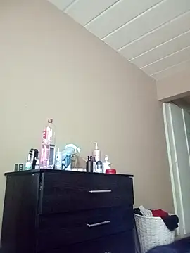 RFeltomWhitJ online show from November 30, 2025, 7:31 am