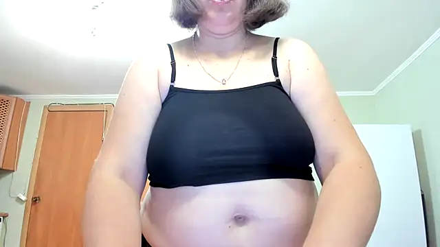 Snapshot of KATTYWARM_ chatting on November 28, 2025, 6:57 am KATTYWARM online show from November 28, 2025, 6:57 am