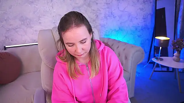 SofieBloom online show from October 30, 2025, 11:45 pm