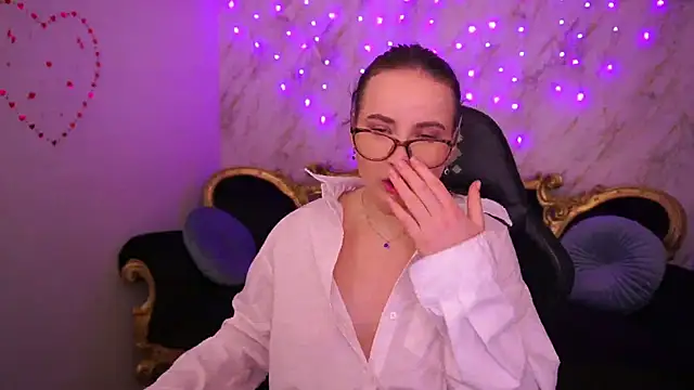 Snapshot of SofieBloom chatting on March 5, 2026, 1:24 am SofieBloom online show from March 5, 2026, 1:24 am