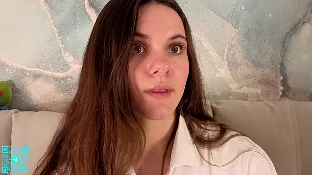 chloemilka online show from April 23, 2026, 5:25 pm