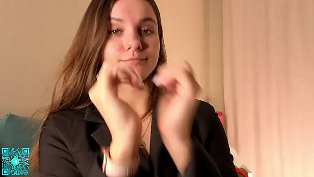 chloemilka online show from November 23, 2025, 5:34 pm