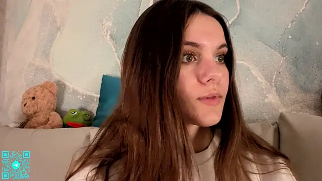 chloemilka online show from May 7, 2026, 6:22 pm