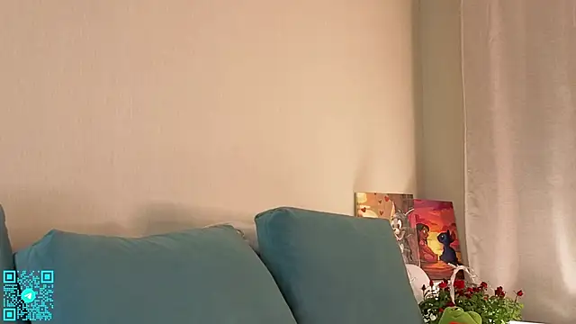 chloemilka online show from November 8, 2025, 5:16 pm