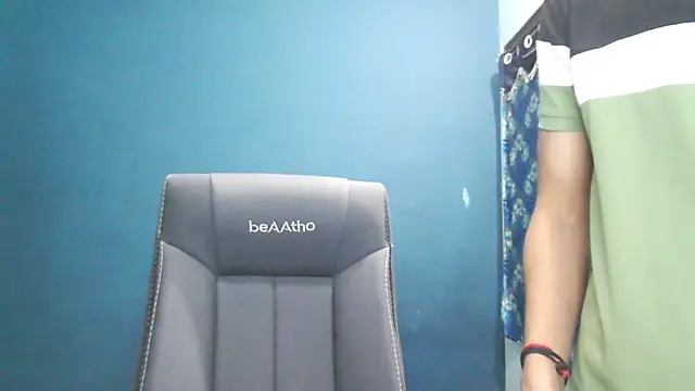 Snapshot of SassyWildCouple chatting on November 15, 2025, 4:33 pm SassyWildCouple online show from November 15, 2025, 4:33 pm