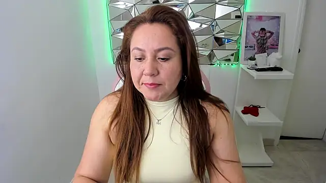 camixxx m online show from November 1, 2025, 12:32 pm