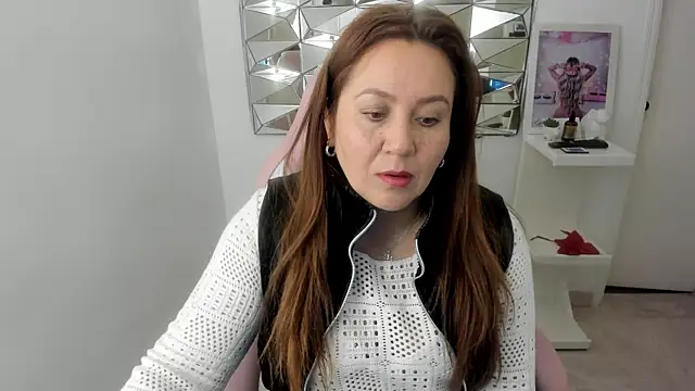 camixxx m online show from October 29, 2025, 12:26 pm