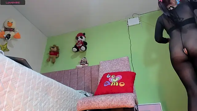 hot Dariana pantyhose online show from December 5, 2025, 12:59 pm