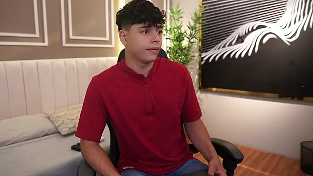 Snapshot of Ethan_occonor chatting on January 17, 2026, 12:53 pm Ethan occonor online show from January 17, 2026, 12:53 pm