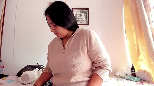 selena jhonson online show from October 3, 2025, 3:13 pm