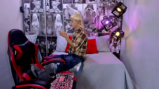 Enrrixxx  online show from October 11, 2025, 12:22 am