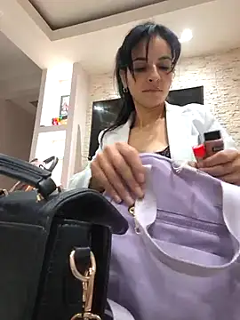 Snapshot of karol_rose chatting on October 6, 2025, 4:13 am karol rose online show from October 6, 2025, 4:13 am