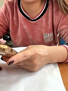 PhuongNhi21 online show from November 27, 2025, 8:04 am