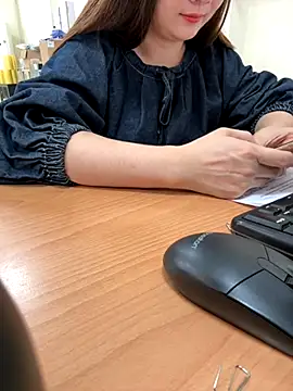 PhuongNhi21 online show from October 30, 2025, 1:37 am