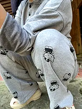 PhuongNhi21 online show from November 23, 2025, 2:10 am