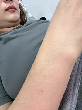 PhuongNhi21 online show from October 30, 2025, 3:31 pm