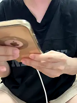 PhuongNhi21 online show from November 15, 2025, 1:48 pm