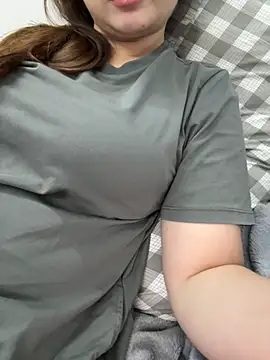 PhuongNhi21 online show from October 21, 2025, 12:37 pm