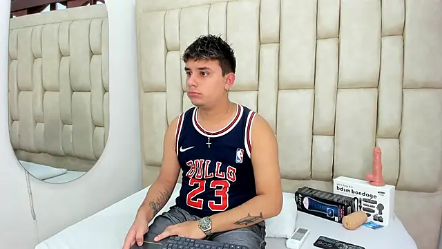 DavilANDkevin2 online show from December 2, 2025, 2:23 am