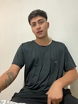 Tavinho067 online show from October 28, 2025, 3:55 pm