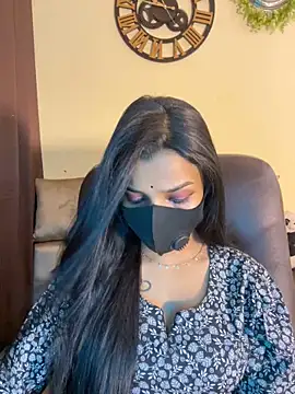 Snapshot of its_ur_flora chatting on February 17, 2026, 9:23 pm its ur flora online show from February 17, 2026, 9:23 pm