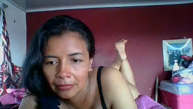 DianaOchoa  online show from September 26, 2025, 8:05 pm