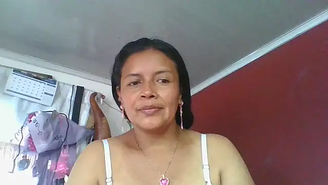 DianaOchoa  online show from May 14, 2026, 8:28 pm