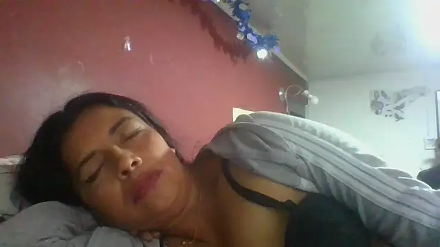 Snapshot of DianaOchoa_ chatting on February 18, 2026, 9:28 am DianaOchoa online show from February 18, 2026, 9:28 am