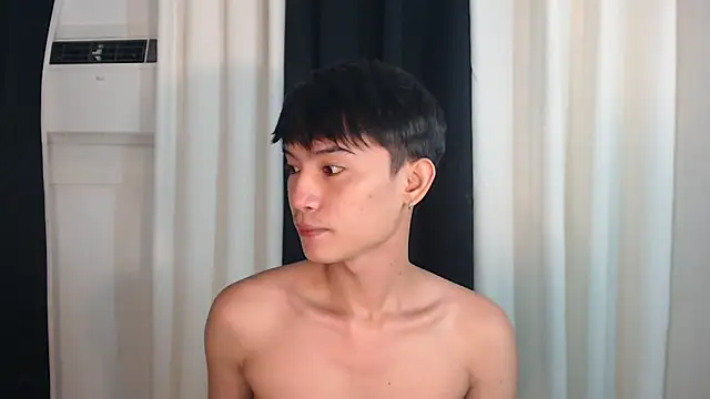 Snapshot of asian_dai chatting on October 19, 2025, 11:18 pm asian dai online show from October 19, 2025, 11:18 pm