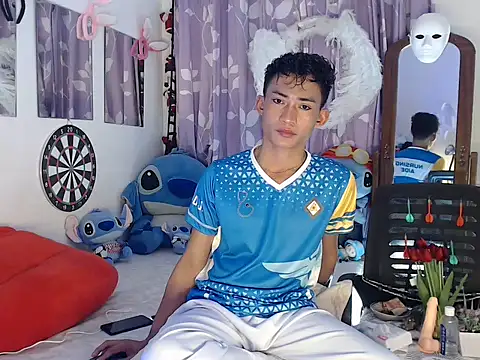 Snapshot of good_boy_in_bed chatting on October 3, 2025, 6:37 am good boy in bed online show from October 3, 2025, 6:37 am
