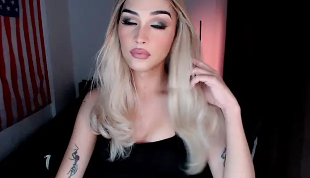 Snapshot of Alicegreenexx chatting on November 7, 2025, 9:47 am Alicegreenexx online show from November 7, 2025, 9:47 am