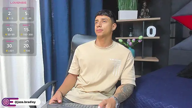 jaze bradley online show from October 31, 2025, 11:29 am