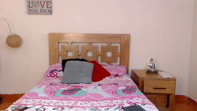 Snapshot of ValeSantoDomingo chatting on October 2, 2025, 7:28 pm ValeSantoDomingo online show from October 2, 2025, 7:28 pm