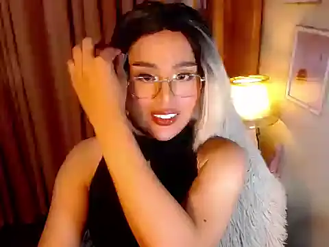 urmidnightcravingsxx online show from April 14, 2026, 12:48 am