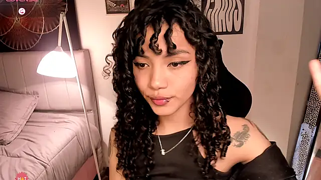 Snapshot of Nati____ chatting on December 17, 2025, 4:28 am Nati online show from December 17, 2025, 4:28 am