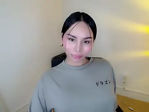 holly tabby online show from March 26, 2026, 8:29 pm