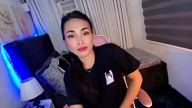 asian lucii online show from October 10, 2025, 1:01 pm