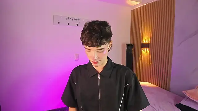 Snapshot of austin_rouse chatting on February 13, 2026, 8:42 pm austin rouse online show from February 13, 2026, 8:42 pm