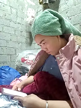 Snapshot of jienrrr chatting on November 22, 2025, 12:37 pm jienrrr online show from November 22, 2025, 12:37 pm