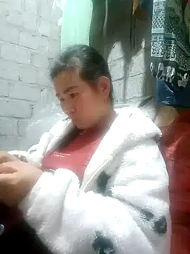 Snapshot of jienrrr chatting on November 15, 2025, 12:36 am jienrrr online show from November 15, 2025, 12:36 am