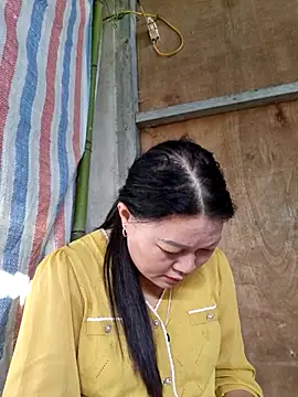 yoowwmr online show from October 27, 2025, 1:28 am