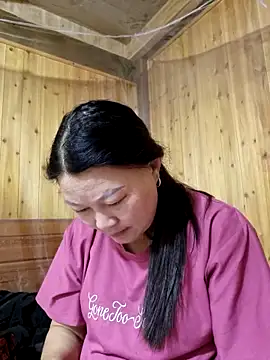 yoowwmr online show from October 25, 2025, 1:05 am