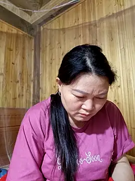 yoowwmr online show from November 3, 2025, 3:26 pm