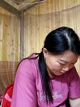 yoowwmr online show from November 6, 2025, 4:00 pm