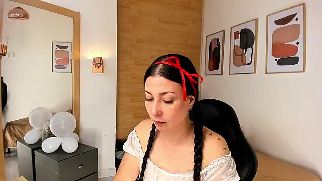 Alexia milf  online show from October 17, 2025, 11:34 am
