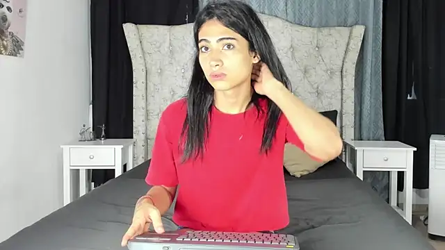 aleja spearsx online show from May 8, 2026, 11:58 am