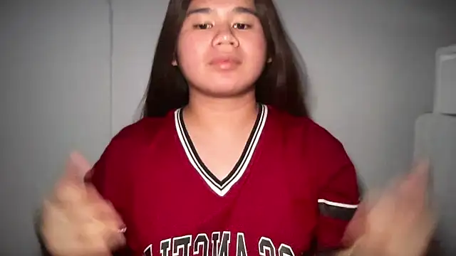 skinnygirl 69 online show from May 26, 2026, 9:02 pm