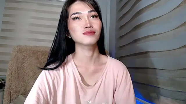 Snapshot of lovelychanel69xx chatting on October 5, 2025, 10:44 pm lovelychanel69xx online show from October 5, 2025, 10:44 pm